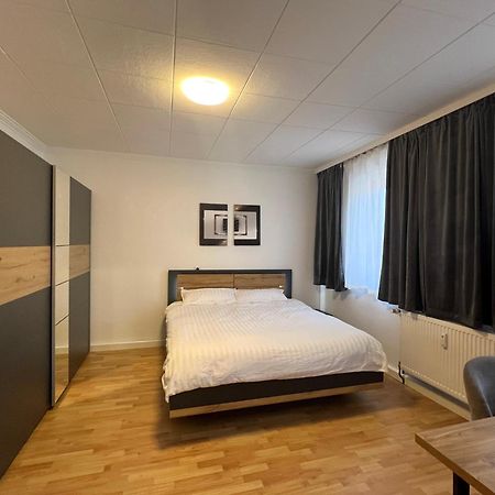 Bequemes Zimmer In Moderner Unterkunft My Pension ドゥイスブルグ エクステリア 写真