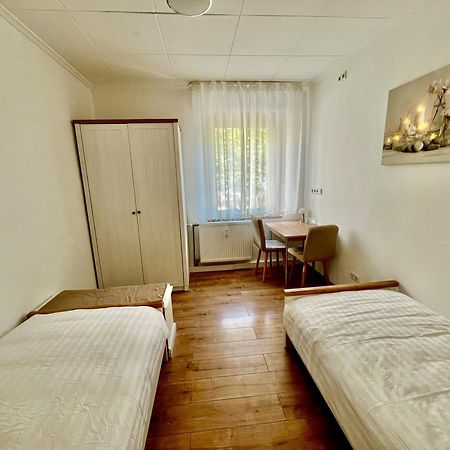 Bequemes Zimmer In Moderner Unterkunft My Pension ドゥイスブルグ エクステリア 写真