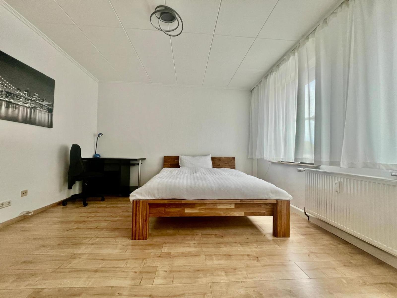 Bequemes Zimmer In Moderner Unterkunft My Pension ドゥイスブルグ エクステリア 写真