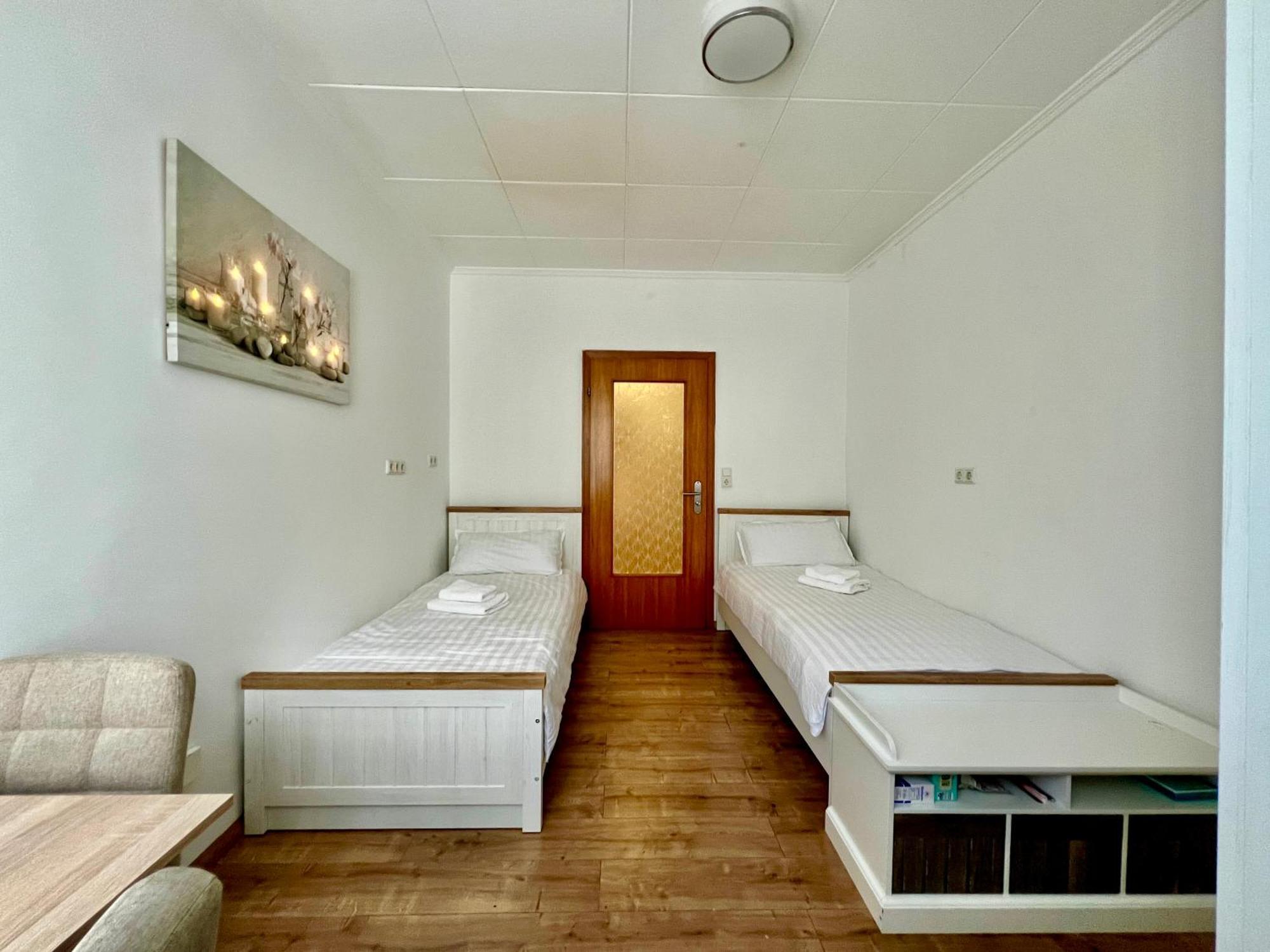 Bequemes Zimmer In Moderner Unterkunft My Pension ドゥイスブルグ エクステリア 写真
