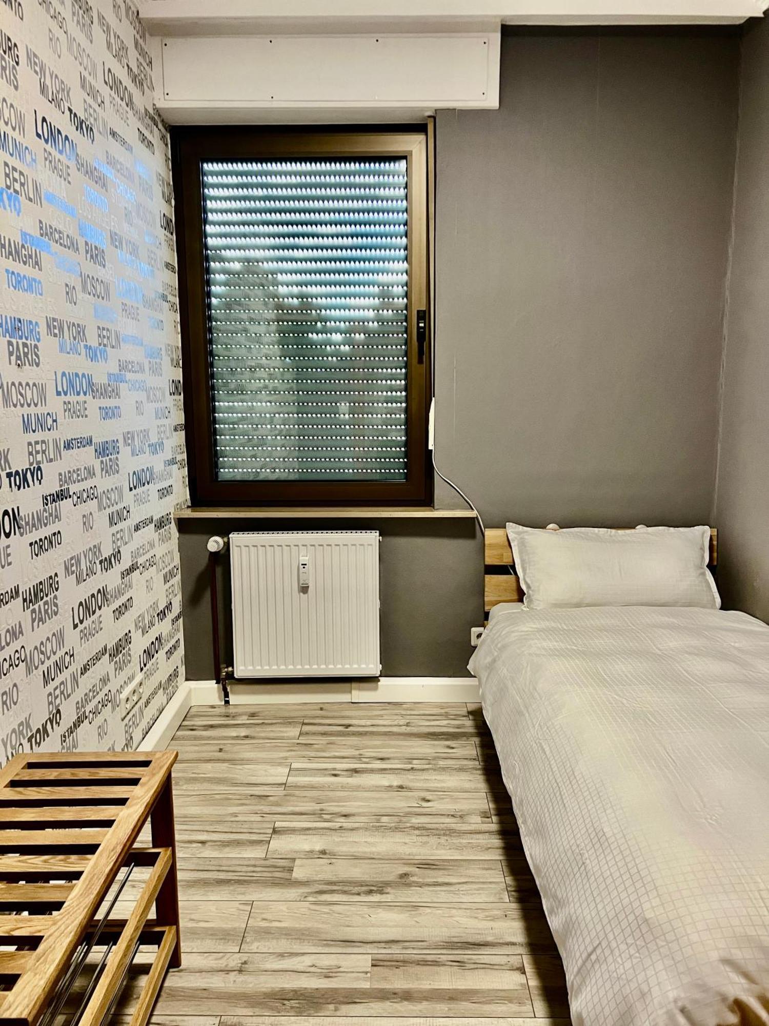 Bequemes Zimmer In Moderner Unterkunft My Pension ドゥイスブルグ エクステリア 写真