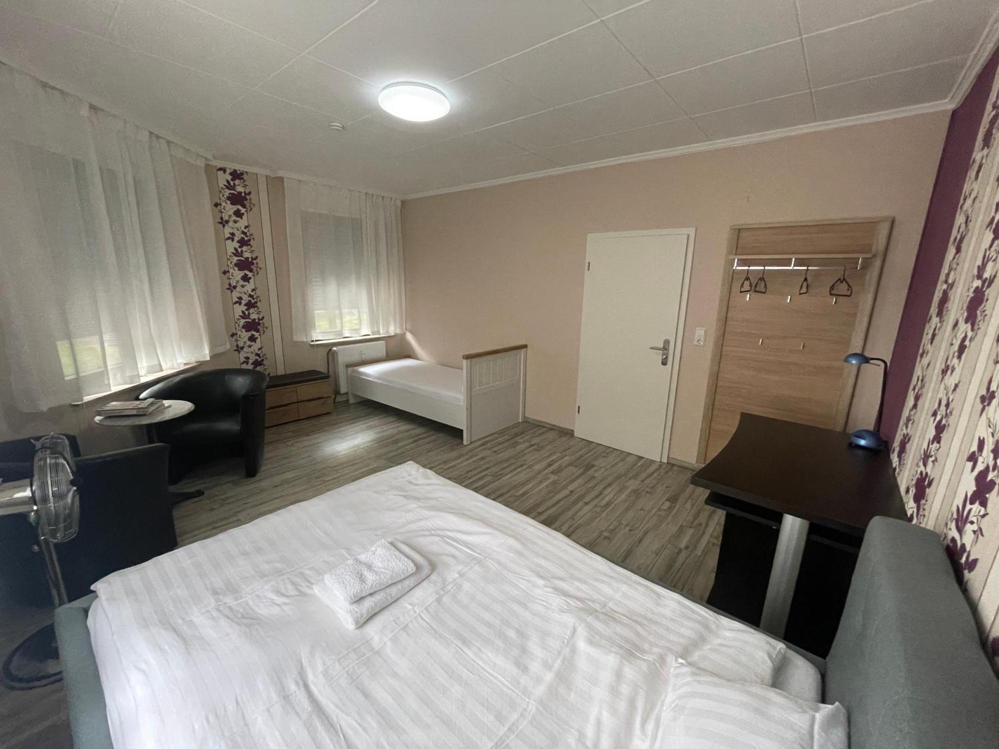 Bequemes Zimmer In Moderner Unterkunft My Pension ドゥイスブルグ エクステリア 写真