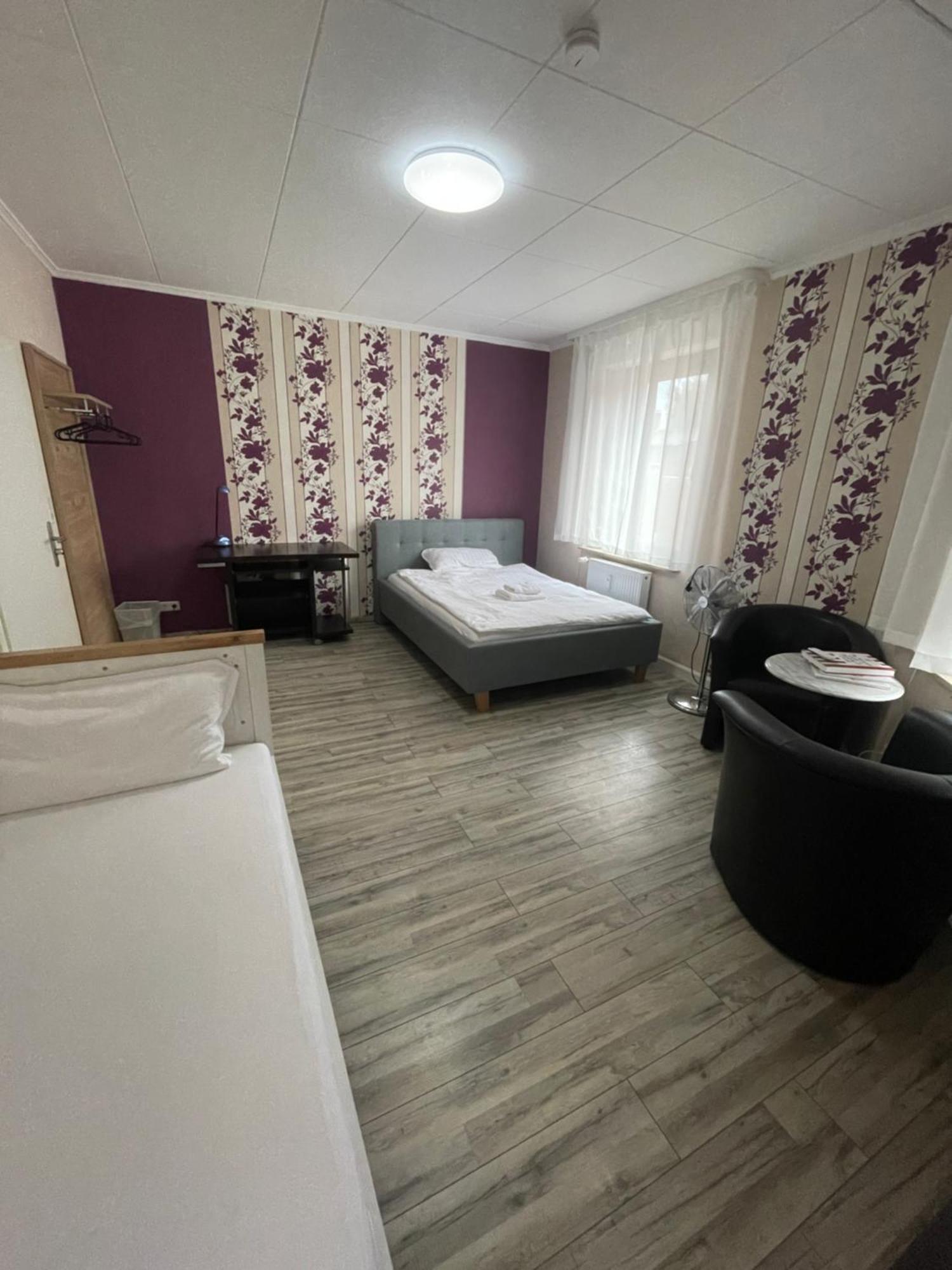 Bequemes Zimmer In Moderner Unterkunft My Pension ドゥイスブルグ エクステリア 写真
